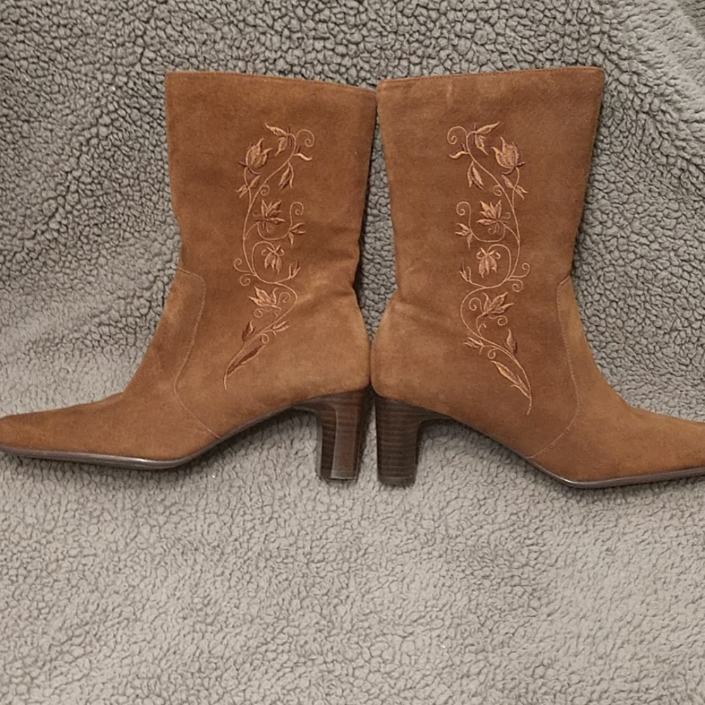 White Mountain Suede Leather Mid-Calf Boots - Picture 2 of 8